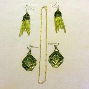 FINAL SALE PRICE Golden Necklace + 2 Pairs of Gold/Blk ER’s